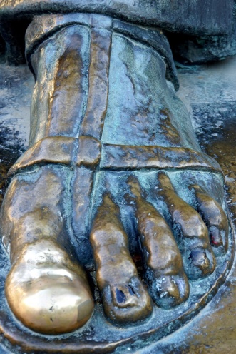 gregory-of-nin-the-croatian-statue-with-a-lucky-big-toe-5